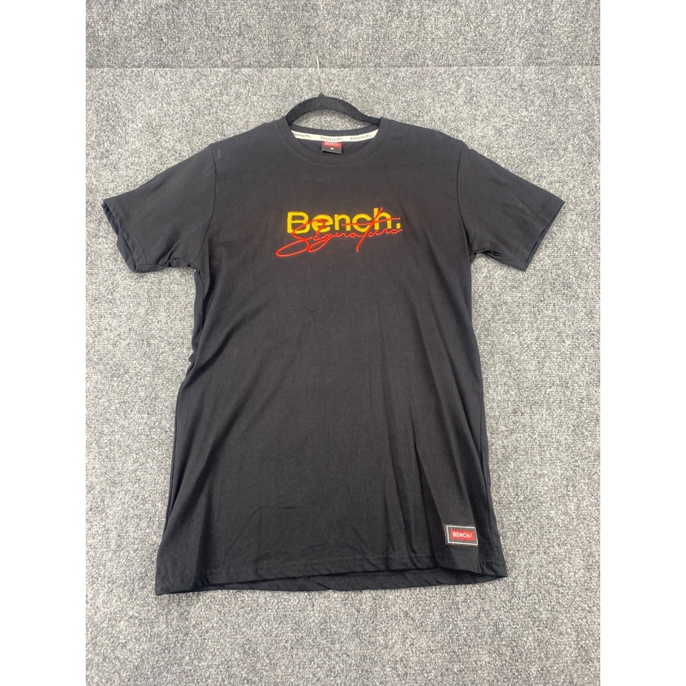 Bench Signature Graphic T-Shirt Mens Size Medium Black Embroidered Logo Tee NEW